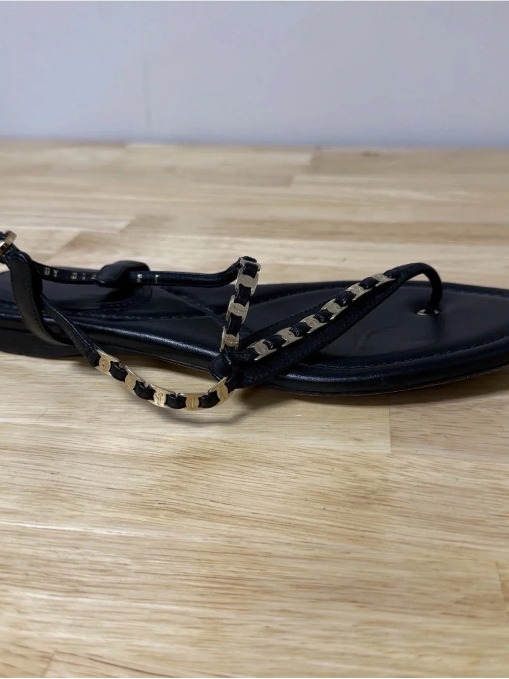 SALVATORE FERRAGAMO READ Tahiti Sandal, 8 C,Shoe,ITALY,LOGO,Shoe,Black Leather